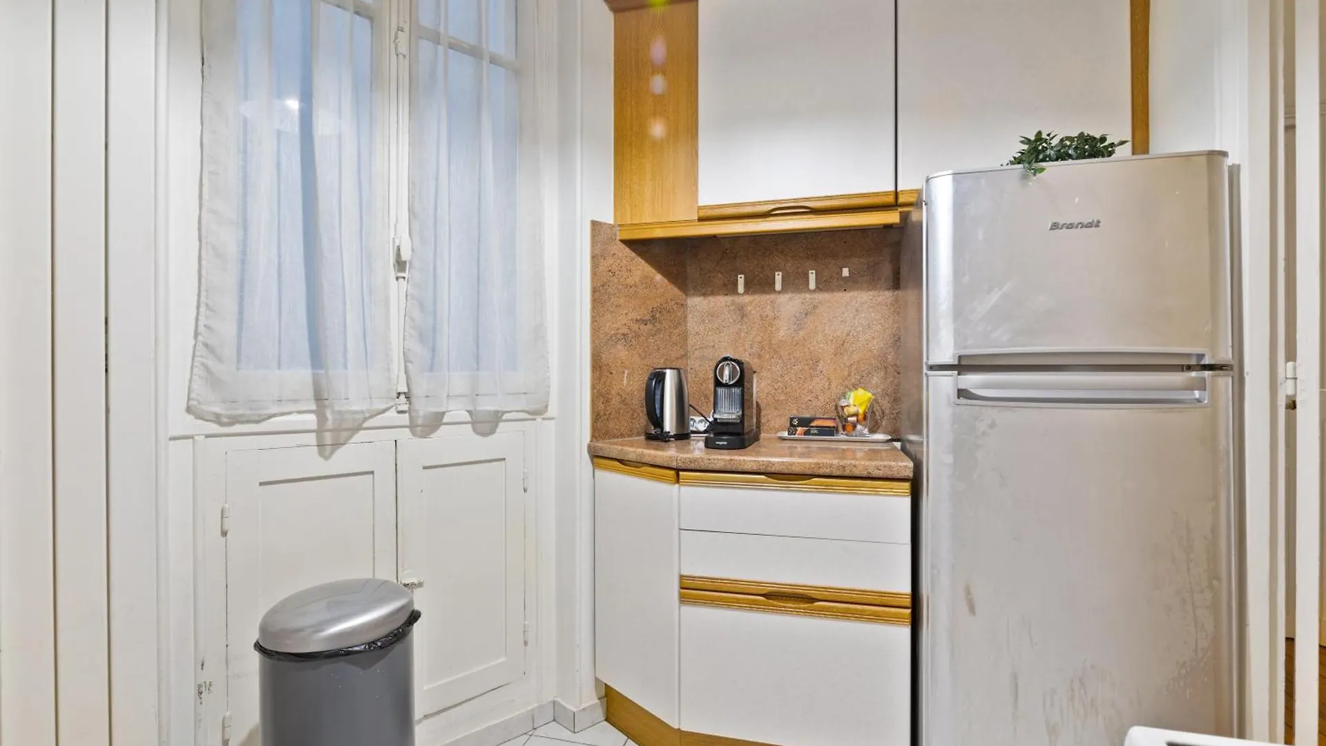 Superb Apartment Quartier Pantheon 4 Free Netflix パリ 0*,